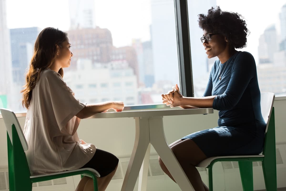 Drop a photo — African business / trade / meeting scene